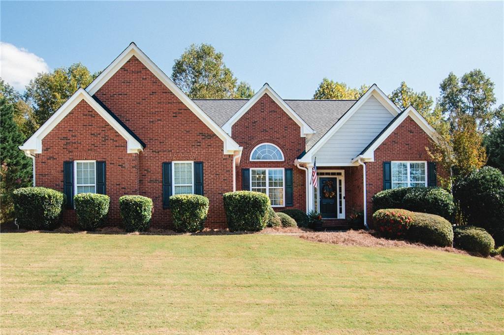 341 Prestwick Dr., Hoschton, GA 30548