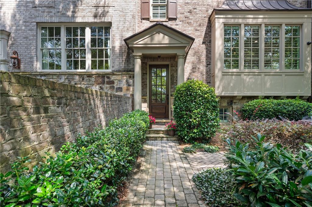 3675 Brookhaven Manor Crossing, Atlanta, GA 30319