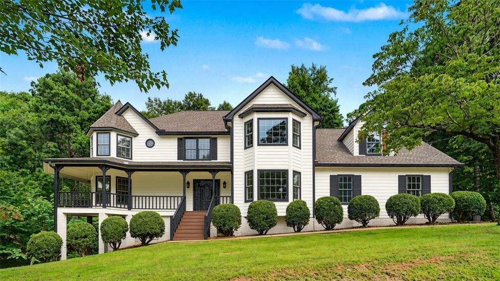 228 Nacoochee Dr., Woodstock, GA 30188
