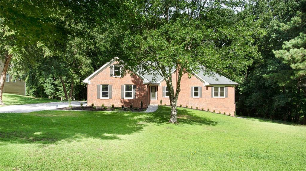 1055 Windridge Dr., Loganville, GA 30052