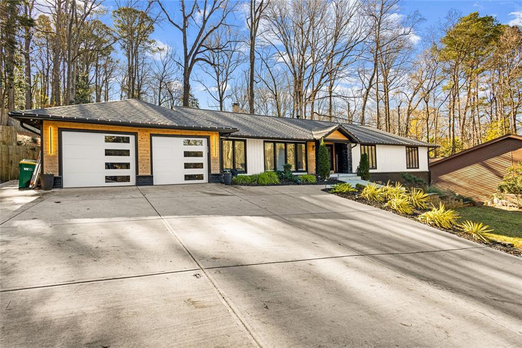 915 Lost Forest Dr., Atlanta, GA 30328