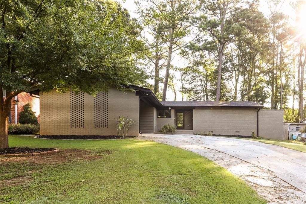 1389 Sanden Ferry Dr., Decatur, GA 30033