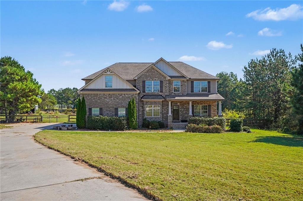 160 Feather Ln., Jackson, GA 30233