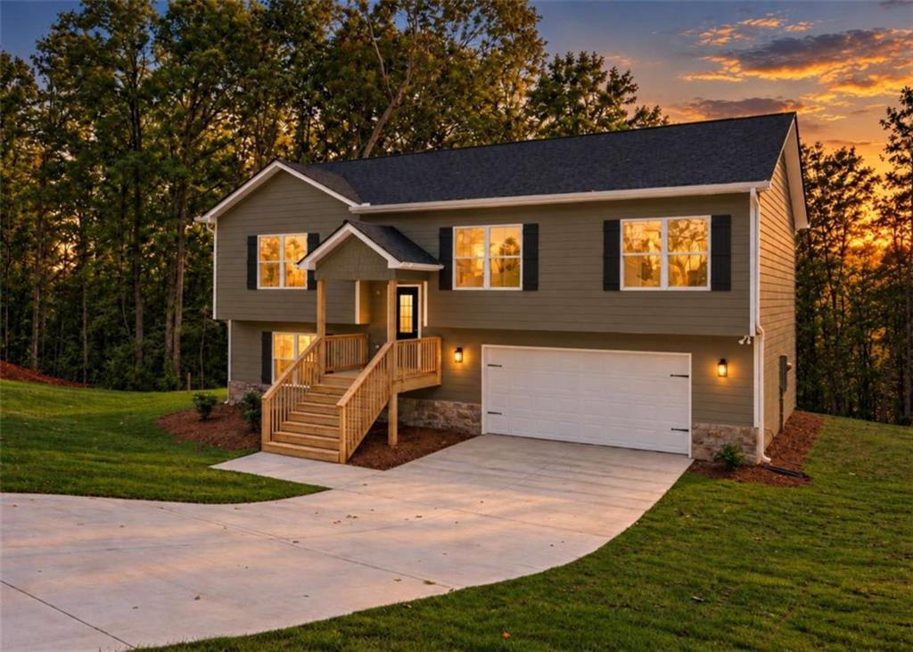 284 Stonington Dr., Mount Airy, GA 30563
