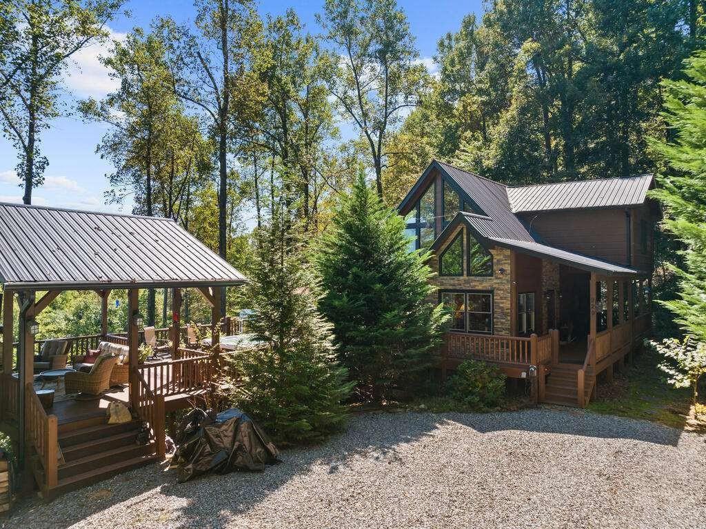 929 Overlook Rd., Blue Ridge, GA 30513