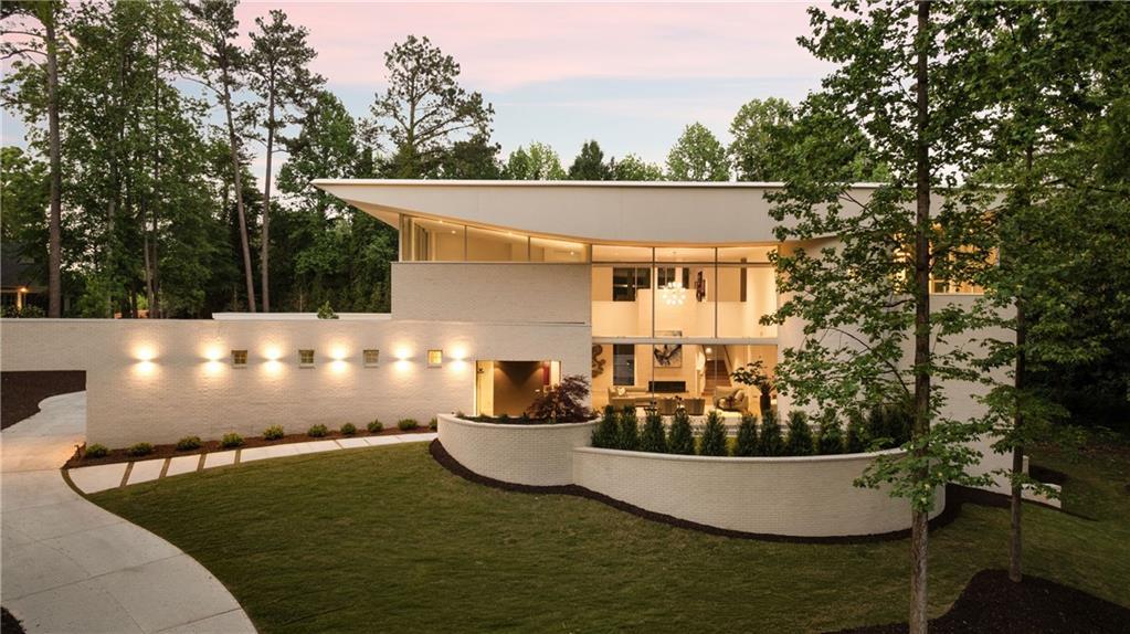 3619 Ivy Rd., Atlanta, GA 30342