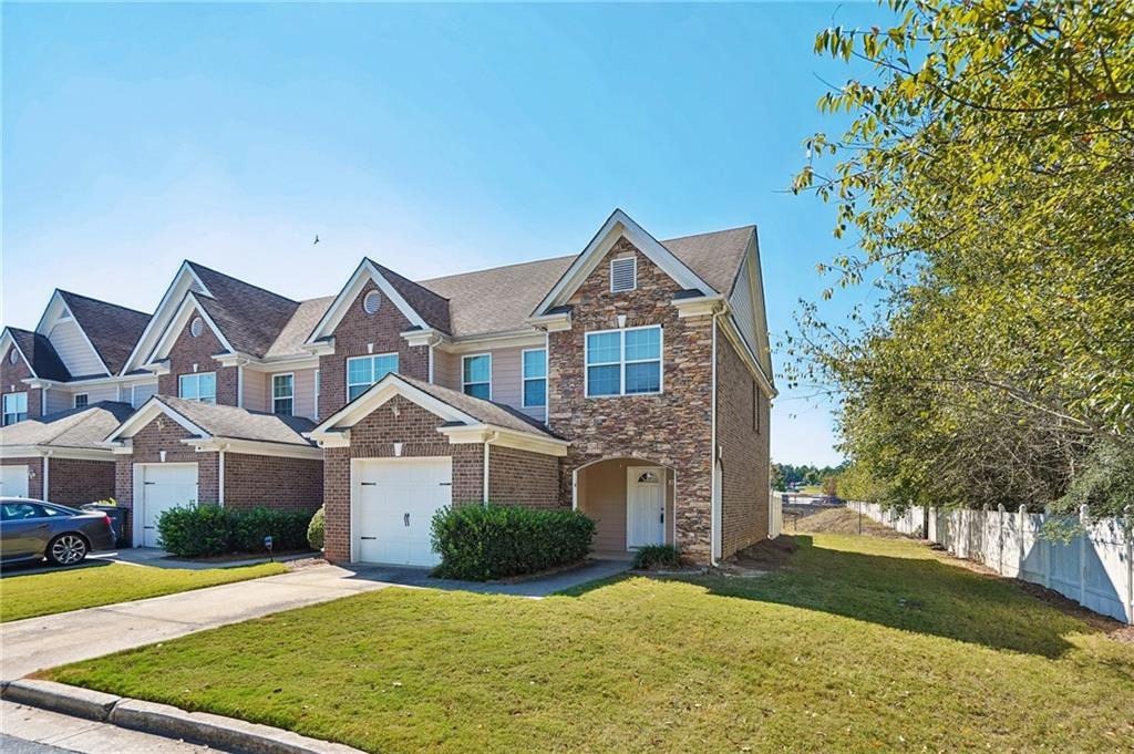 322 Village Dr., Loganville, GA 30052
