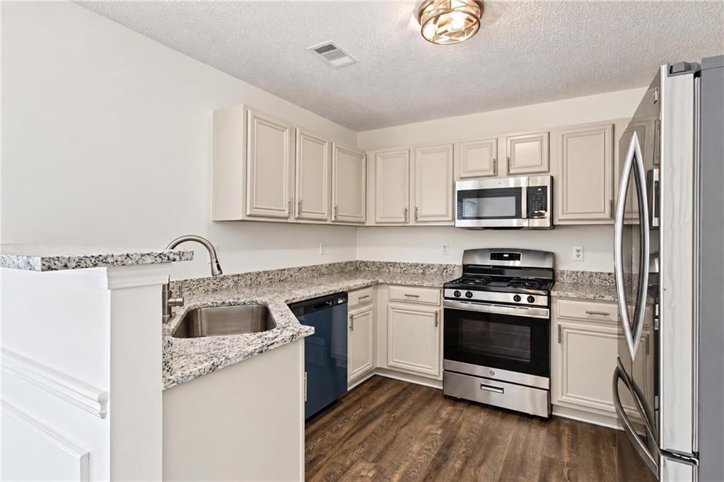 11657 Flemming Ct., Hampton, GA 30228