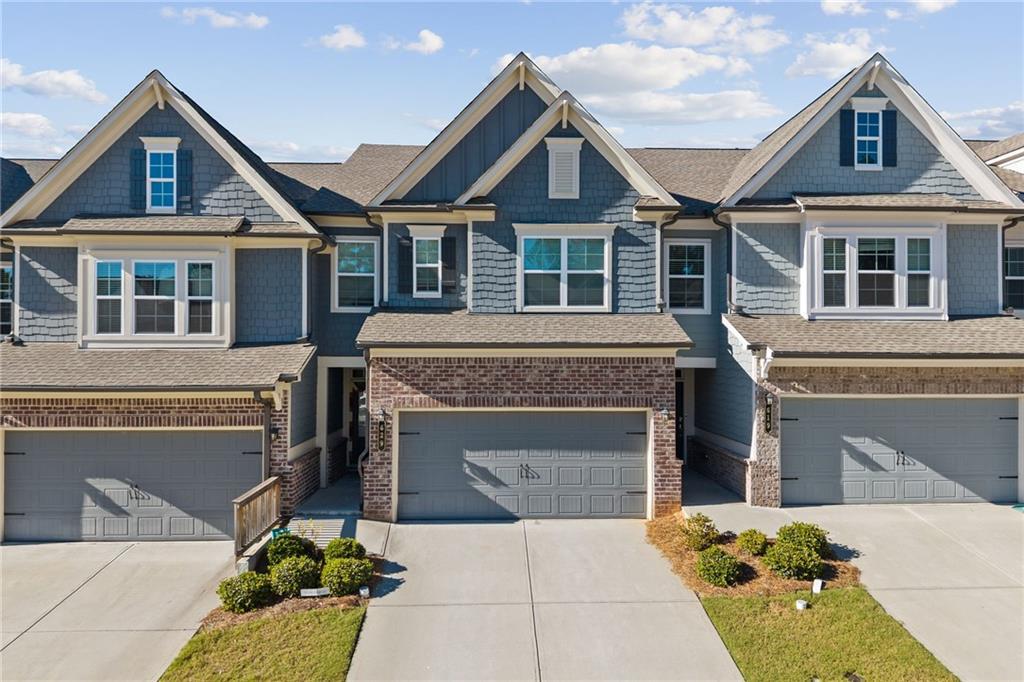 629 Isom Walk, Suwanee, GA 30024