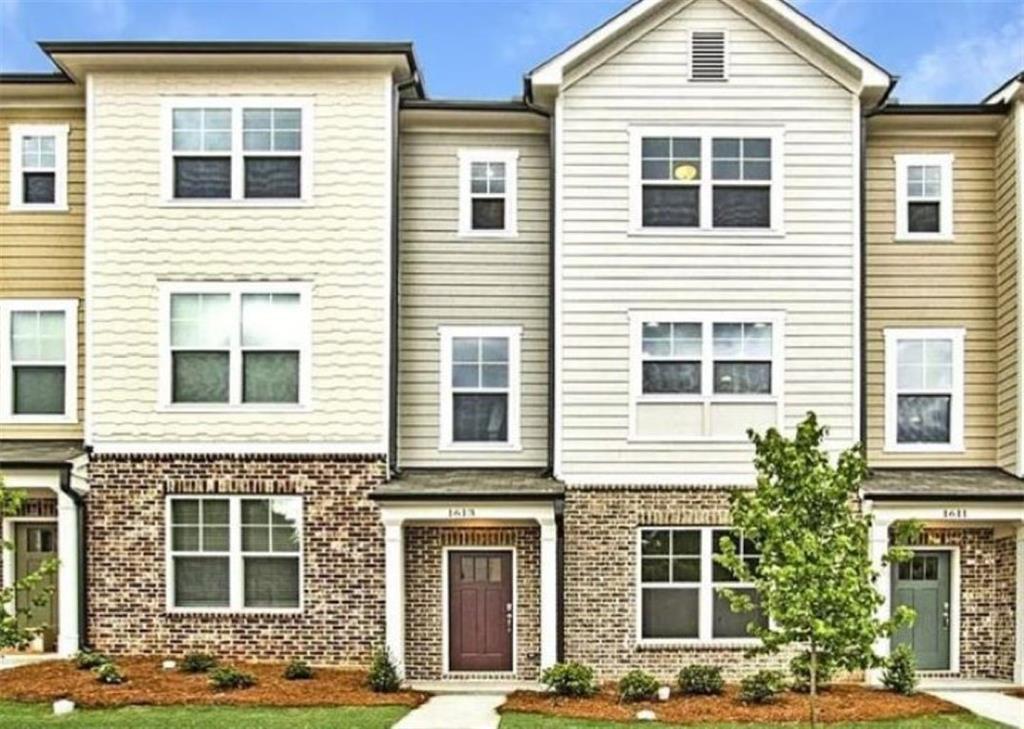 1613 Falcon Crest Way, Atlanta, GA 30032