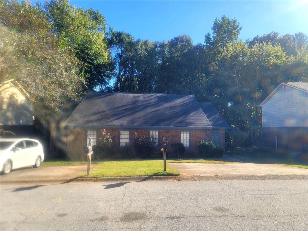 5272 Ridge Forest Dr., Stone Mountain, GA 30083