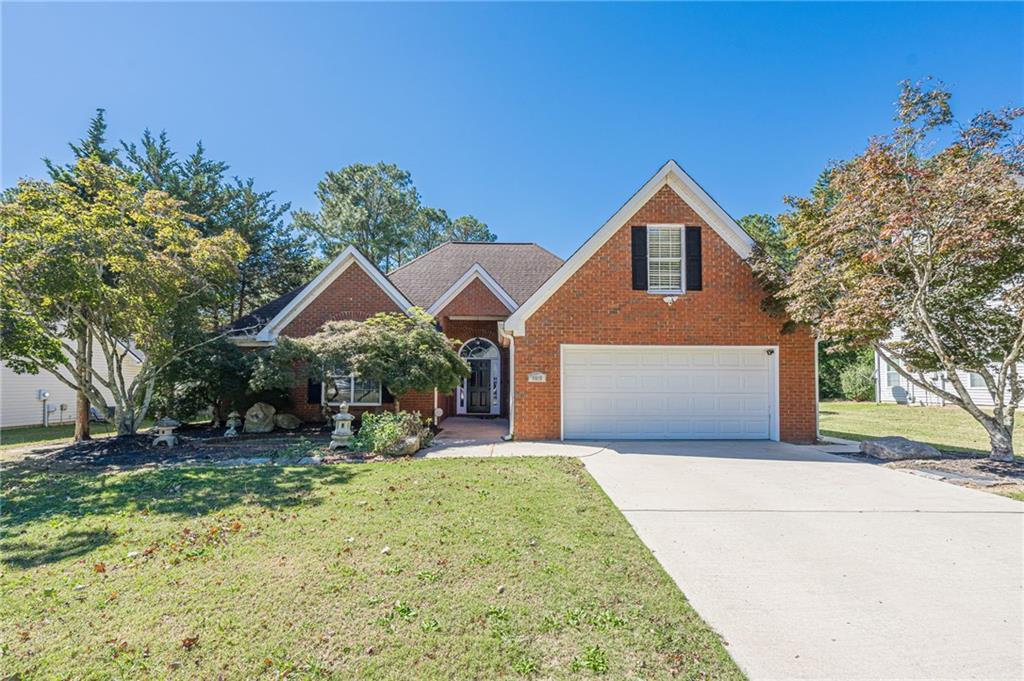 2915 Meadow Gate Way, Loganville, GA 30052