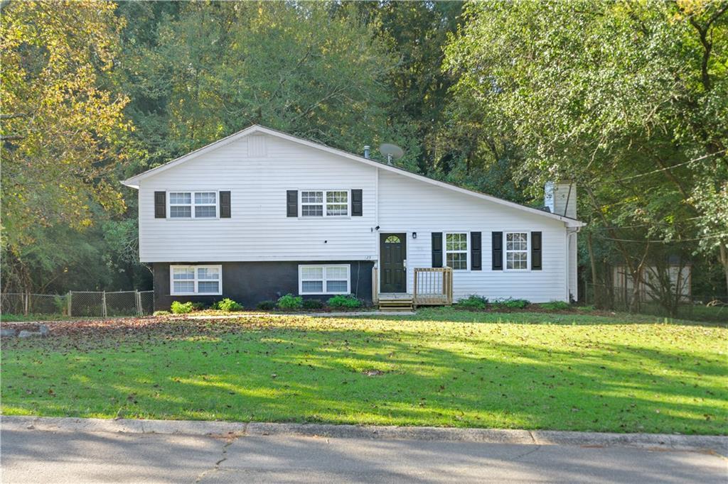 125 Meadowcliff Cir., Carrollton, GA 30116