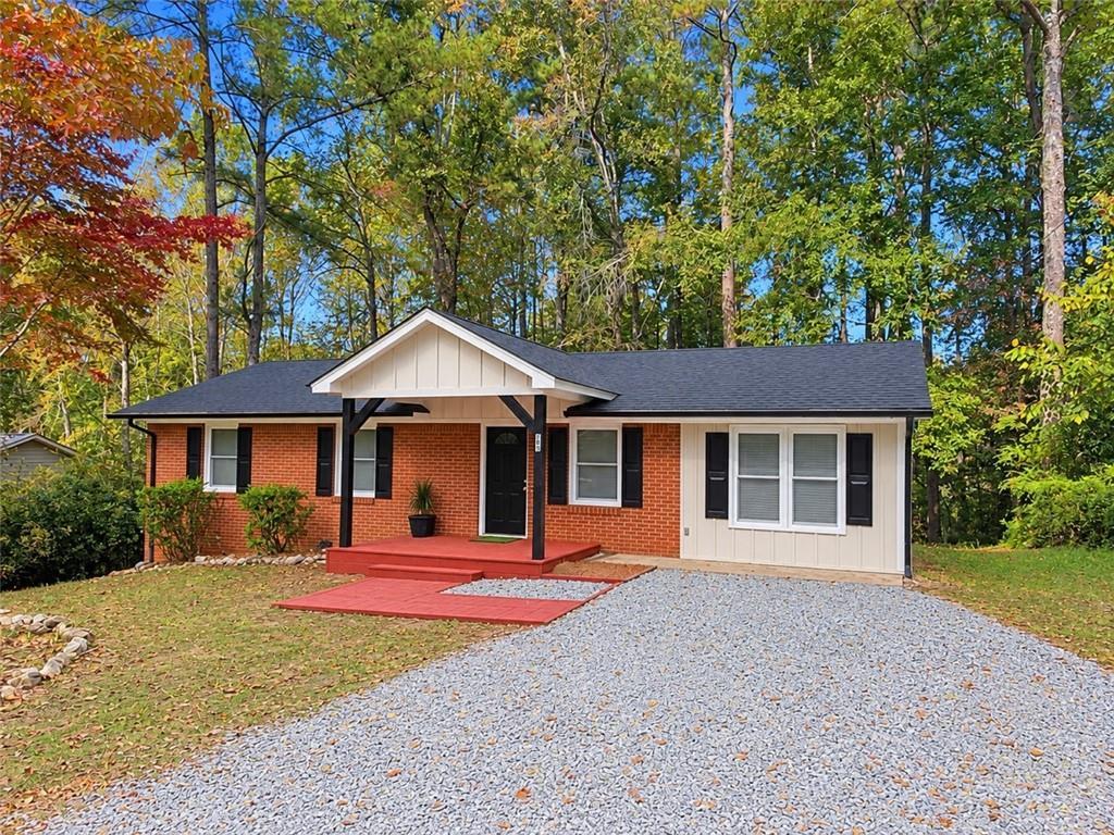 206 Mona Pl., Dallas, GA 30132