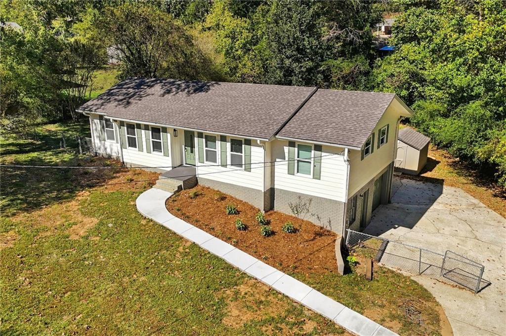 6269 Hillpine Dr., Douglasville, GA 30135