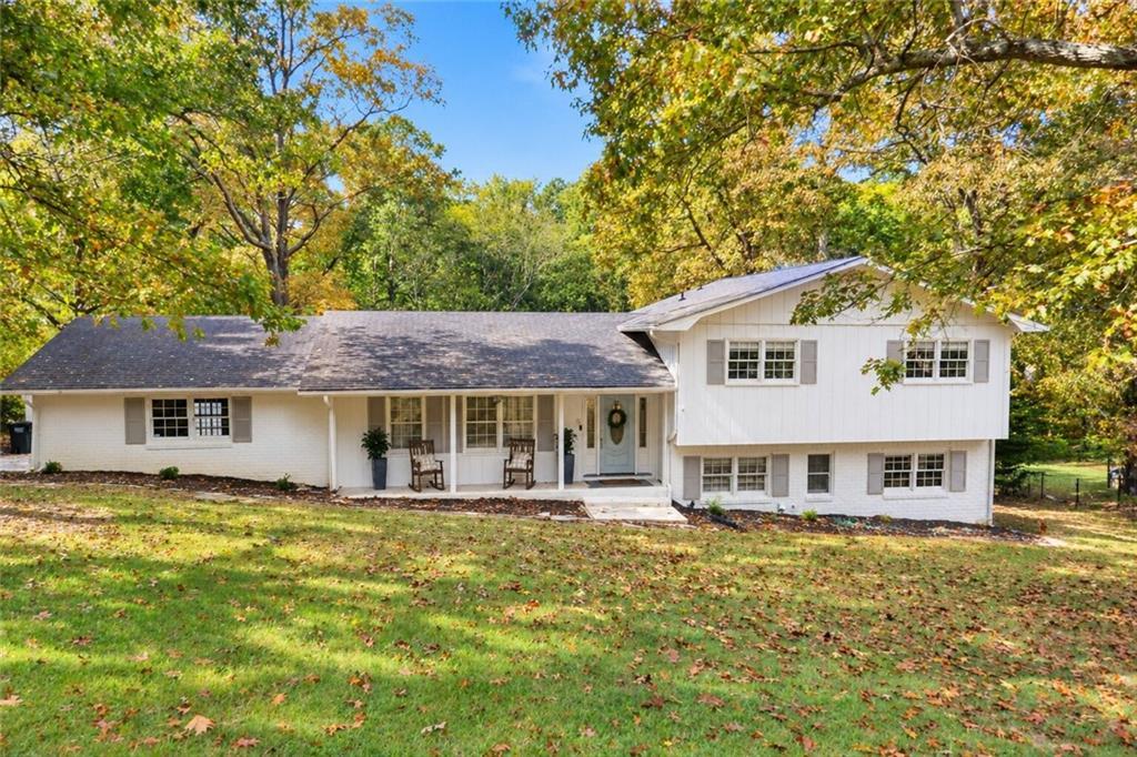 301 Lake Dr., Calhoun, GA 30701