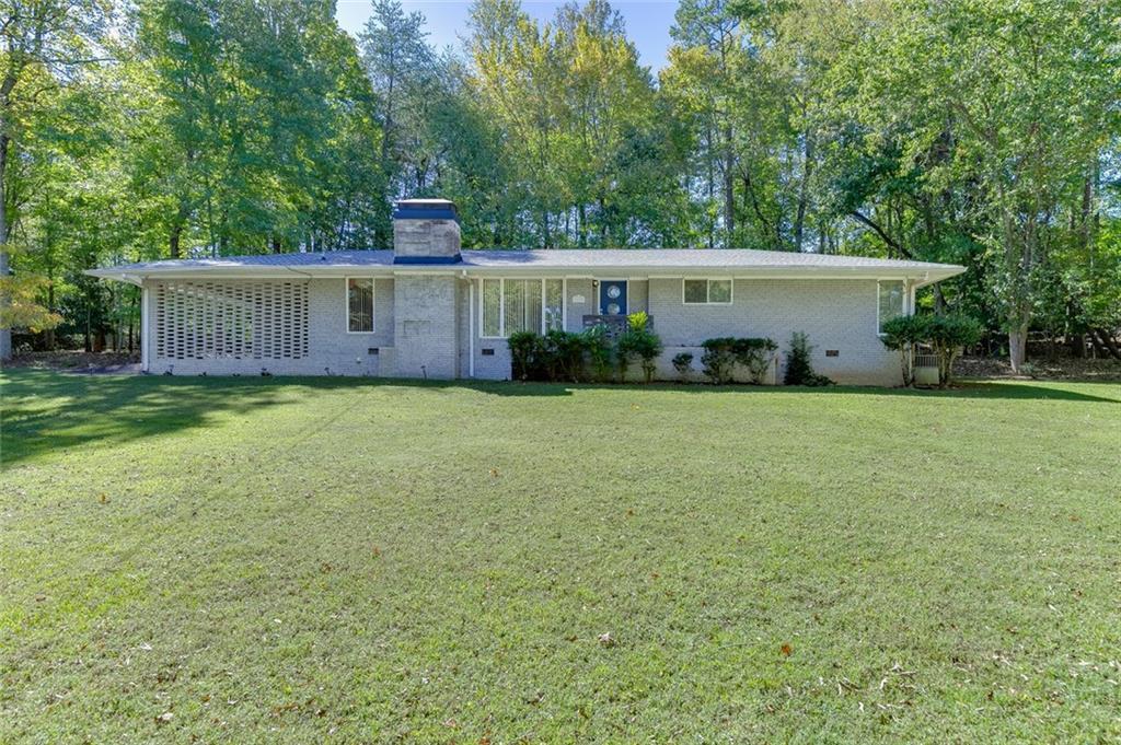 1173 Lakeshore Dr., Gainesville, GA 30501