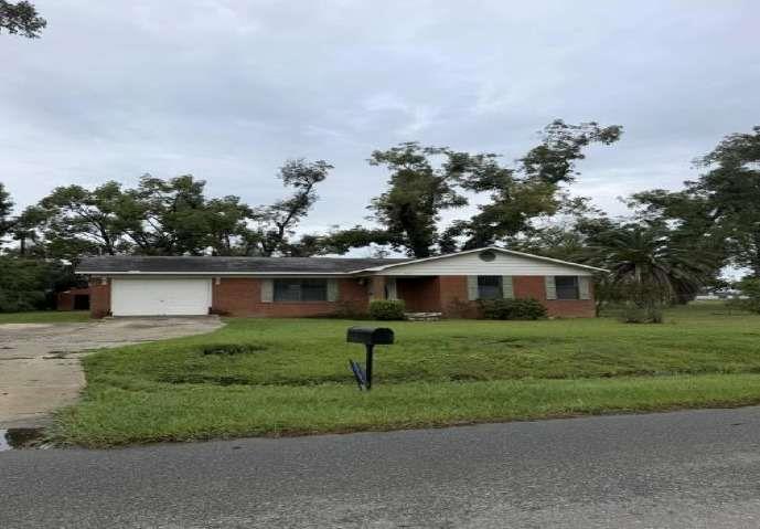 1707 Spooner Rd., Douglas, GA 31533