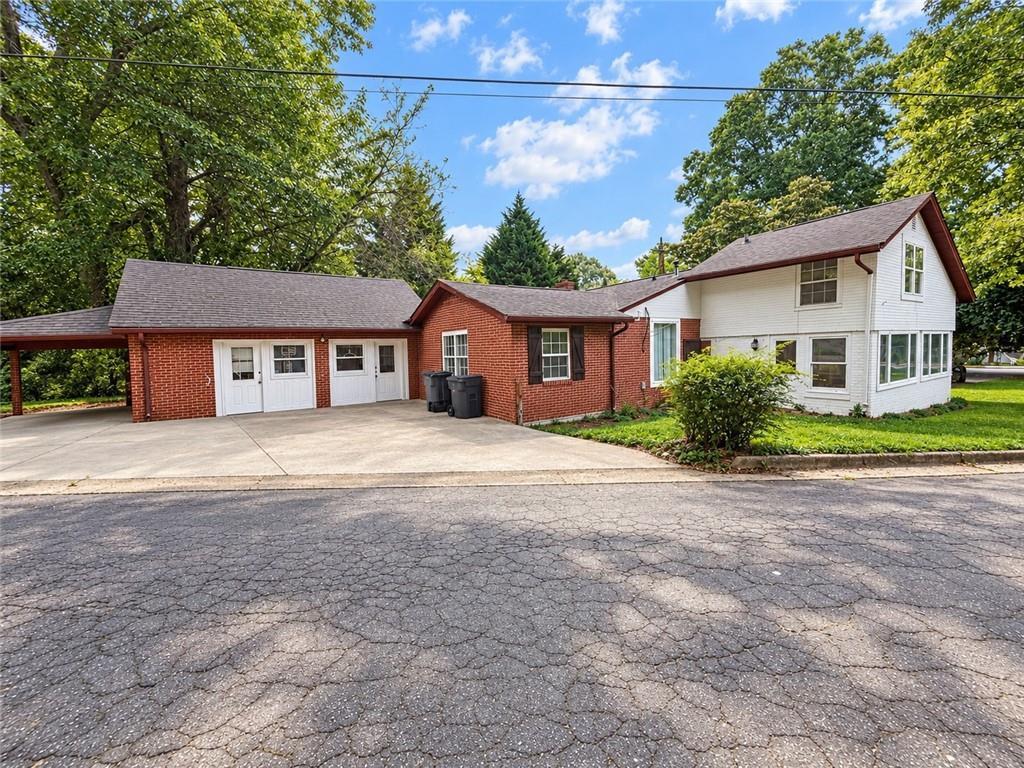 3157 Old Jonesboro Rd., Hapeville, GA 30354