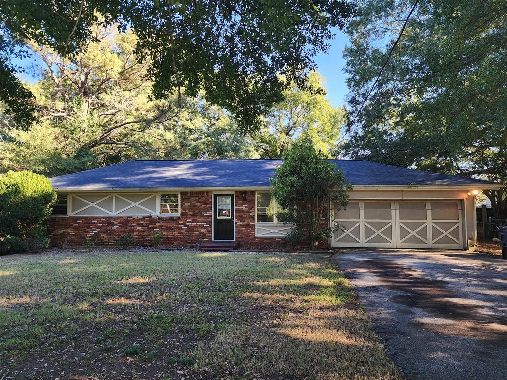 337 Bruce St., Loganville, GA 30052