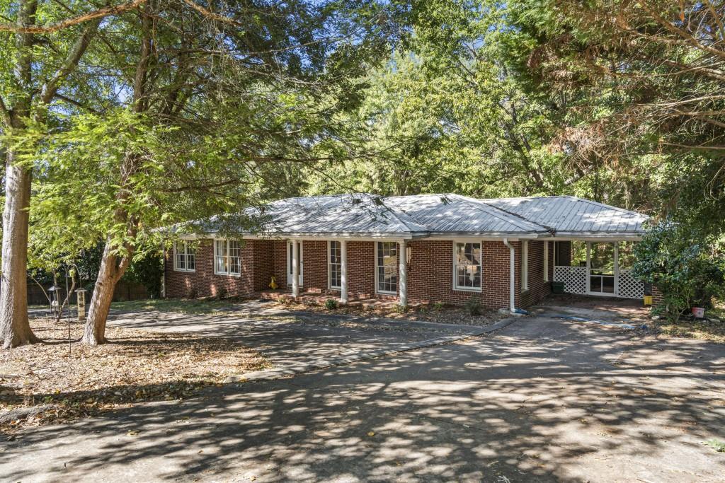 258 Oakland Dr., Gainesville, GA 30501