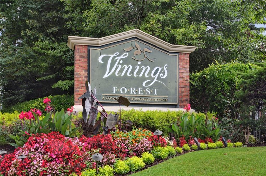 506 Vinings Forest Ct., Smyrna, GA 30080