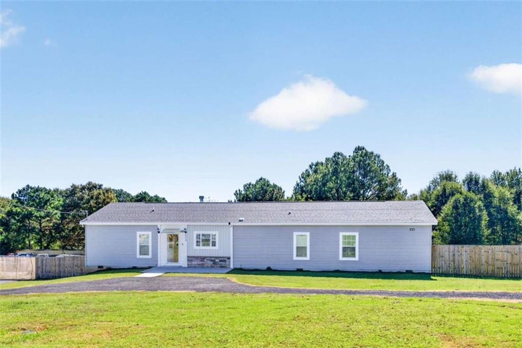 698 Smith Cemetery Rd., Winder, GA 30680