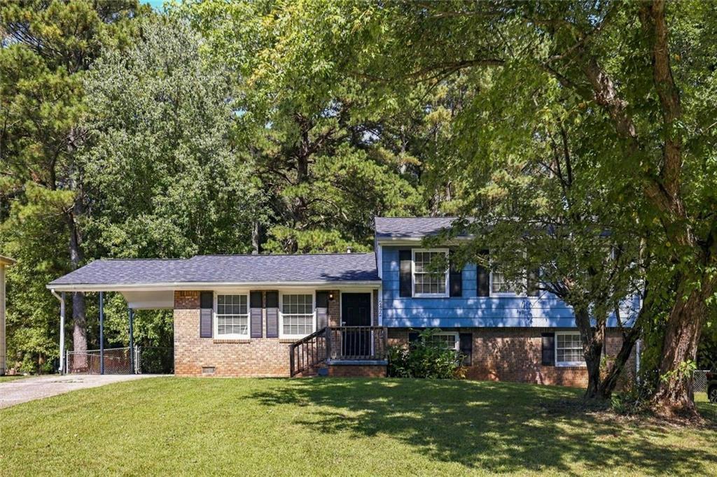 2472 Hartford Dr., Ellenwood, GA 30294