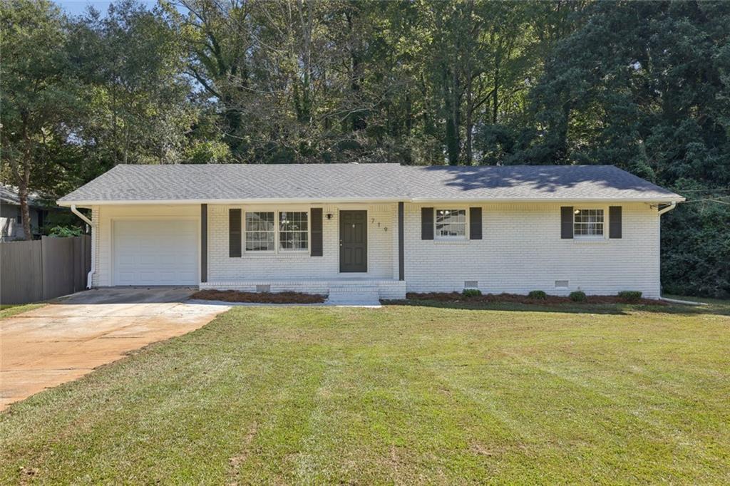 719 San Miguel Dr., Stone Mountain, GA 30083