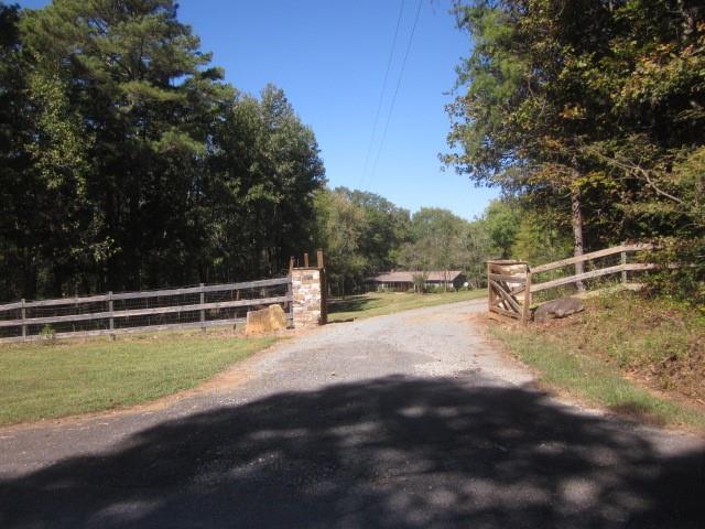312 Mansfield Rd., White, GA 30184
