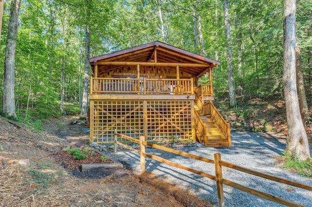 93 Valley Ln., Mineral Bluff, GA 30559