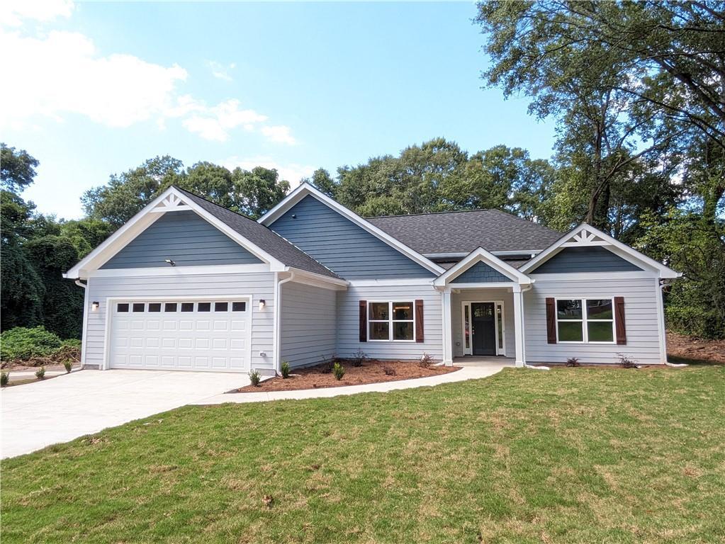 915 W Poplar St., Griffin, GA 30224
