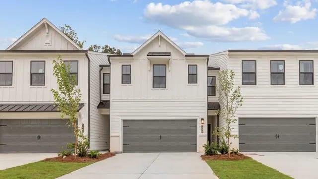 7251 Sherwood Square Dr. #111, Flowery Branch, GA 30542