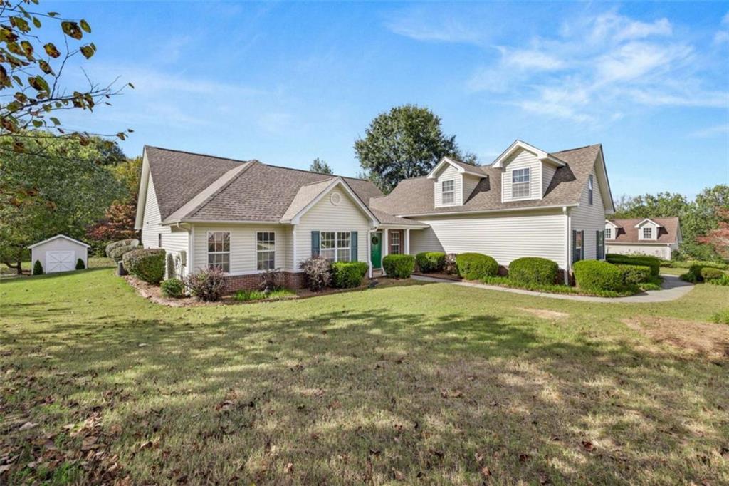 123 Berry Hill Ln., Hoschton, GA 30548
