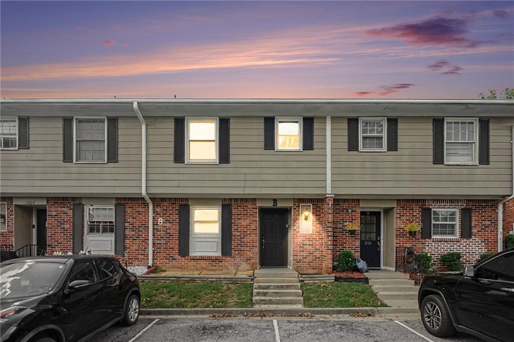 2100 Kings Gate Cir. #8B, Snellville, GA 30078