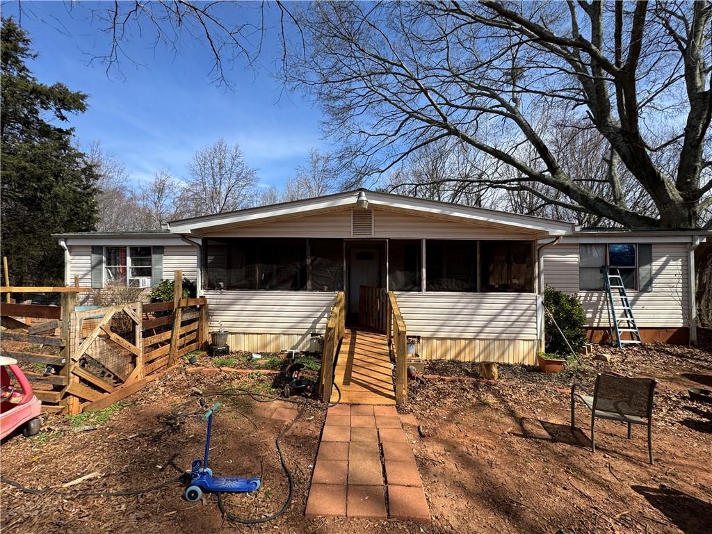 8943 John Savage Rd., Lula, GA 30554