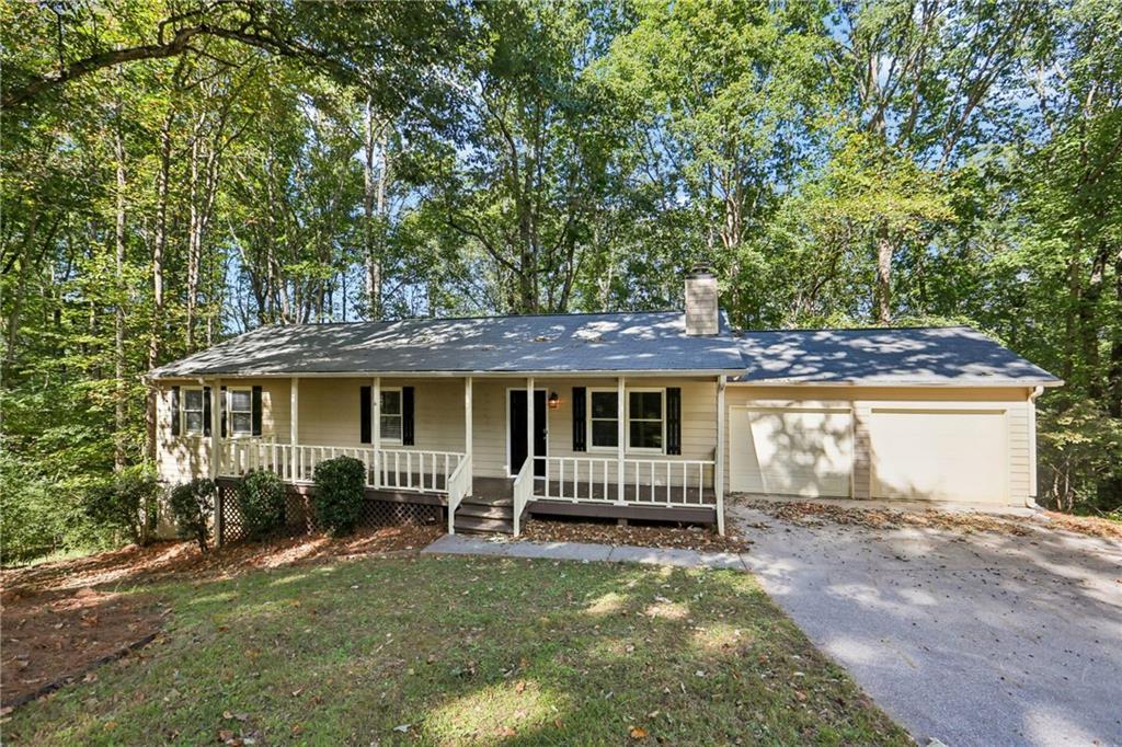 82 Park Ln., Dallas, GA 30157