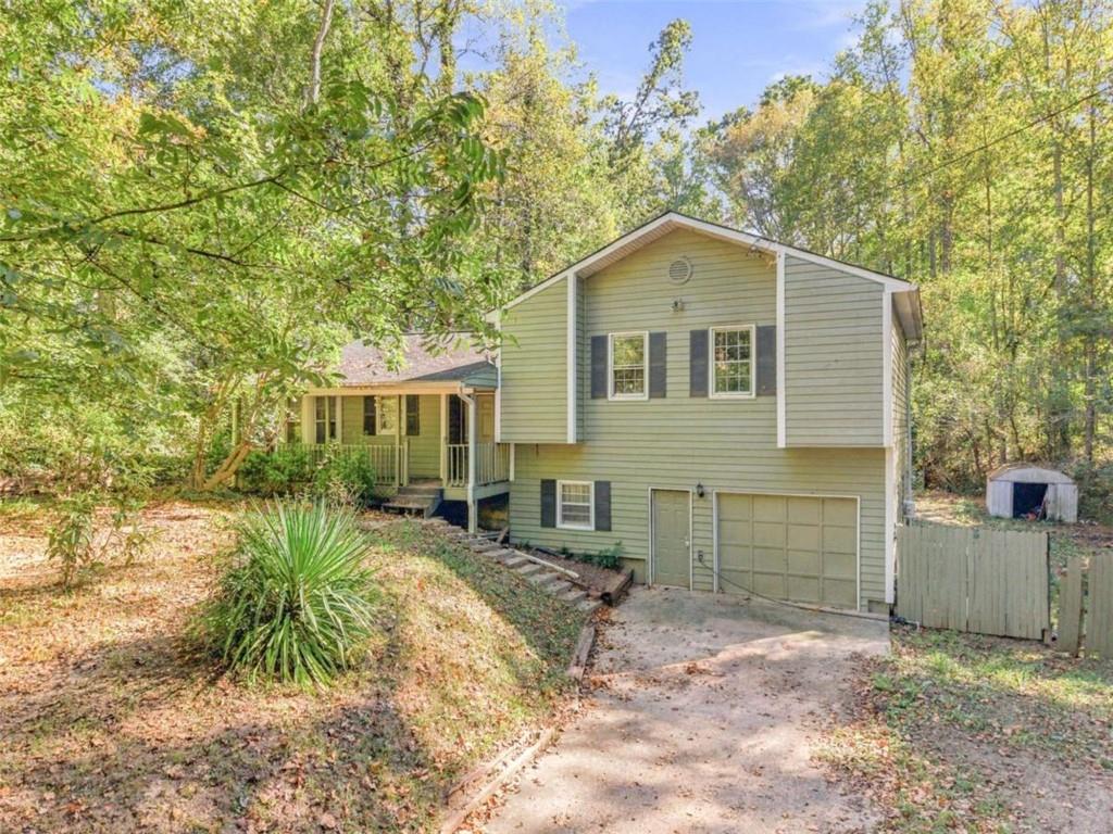 615 Charity Ln., Mableton, GA 30126