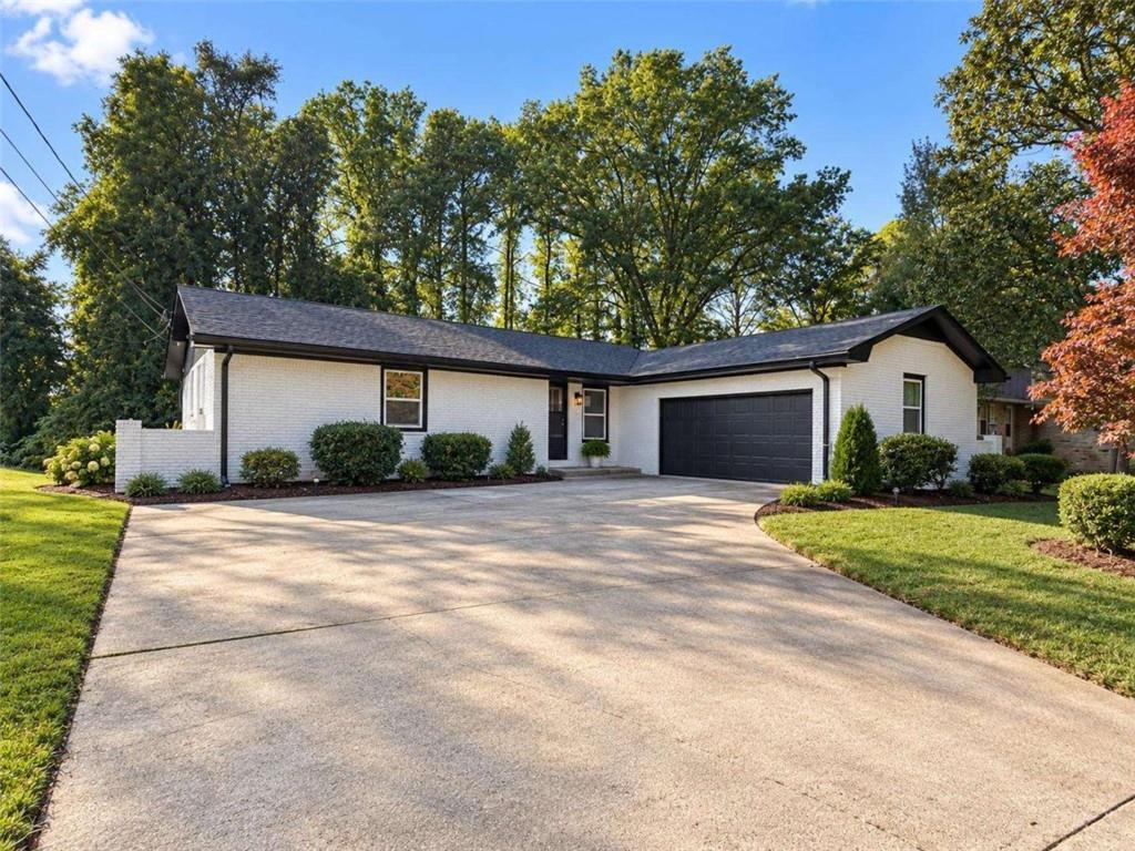 2071 Twin Falls Rd., Decatur, GA 30032