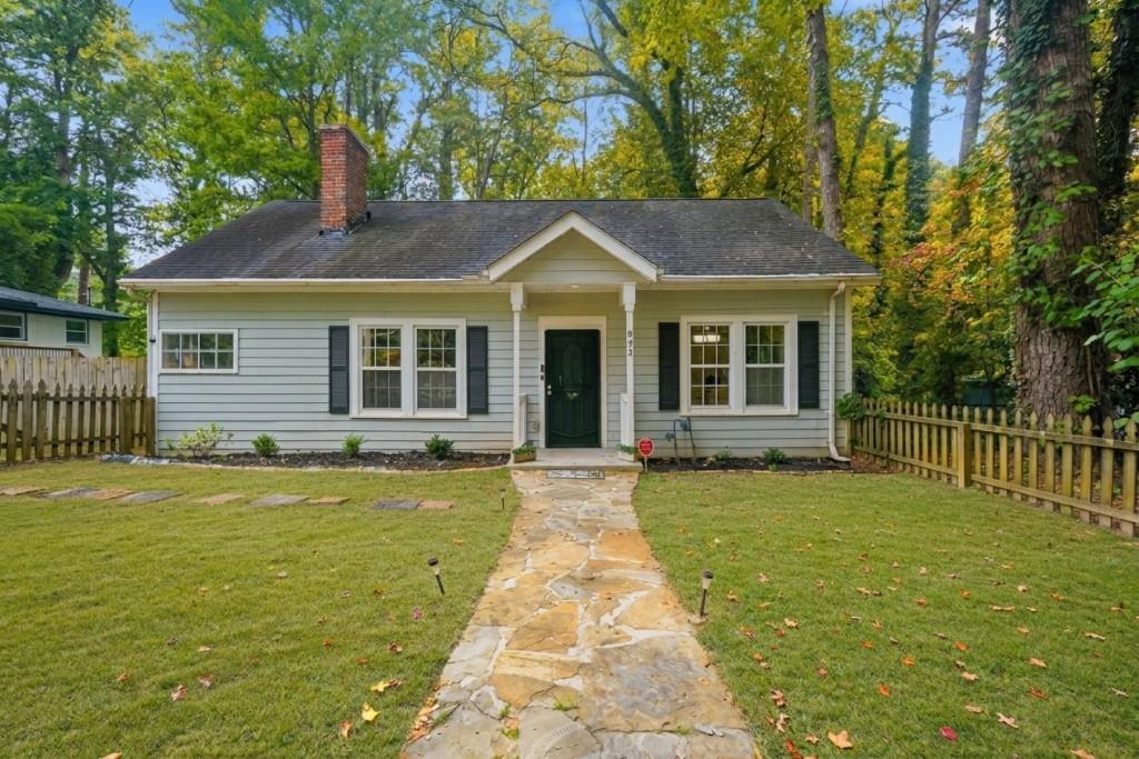 992 Westmont Rd., Atlanta, GA 30311