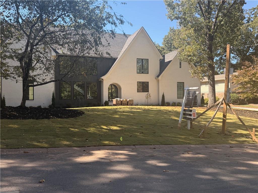 1068 Winding Branch Ln., Dunwoody, GA 30338