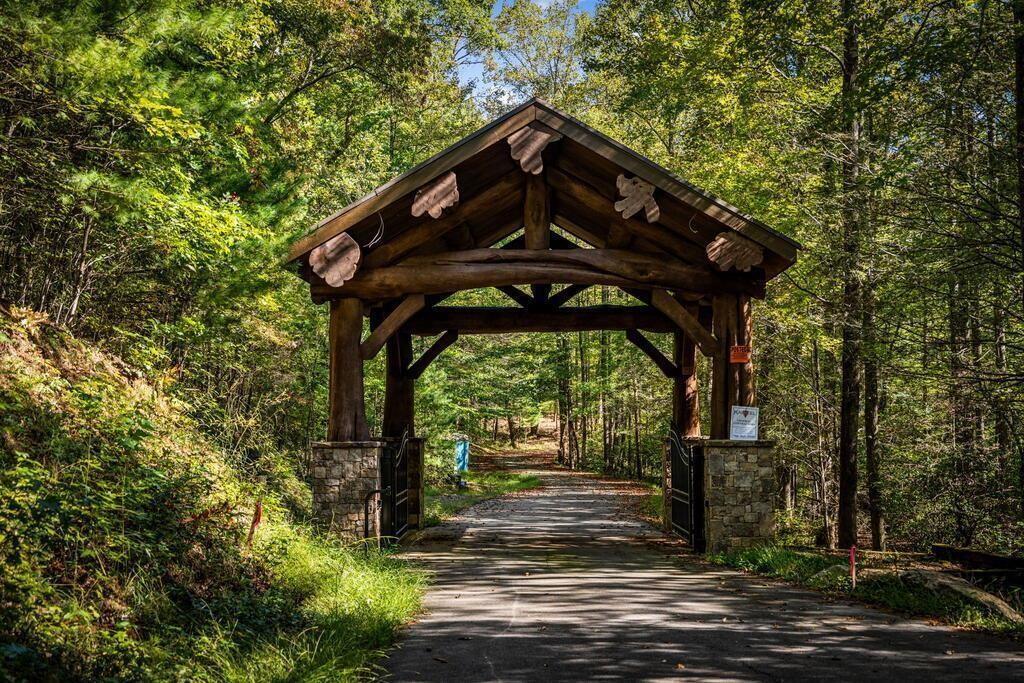 LT 2 Pheasant Tail Trace, Ellijay, GA 30536