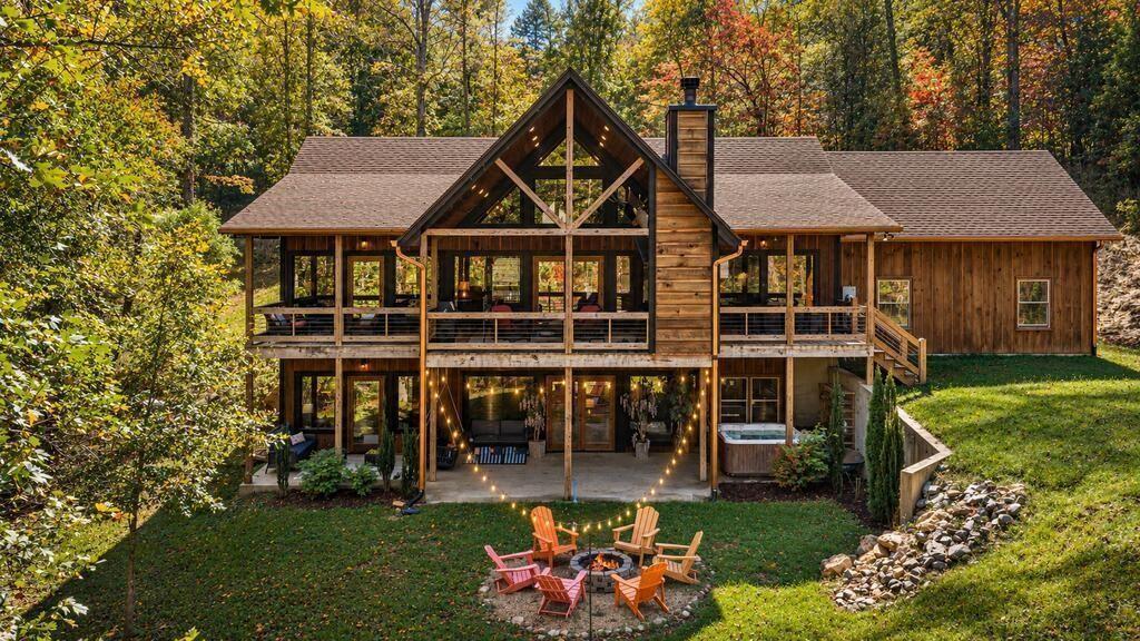 50 W Shalom Ct., Blue Ridge, GA 30513