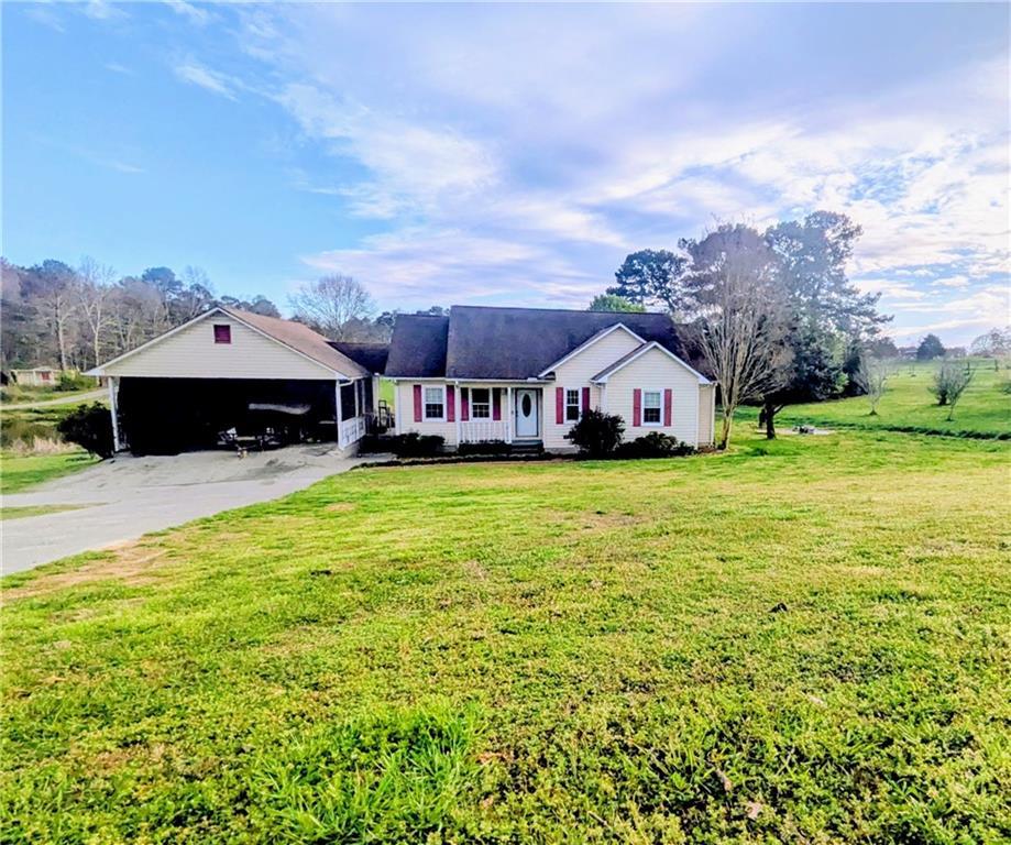 327 Lovebridge Dr., Calhoun, GA 30701