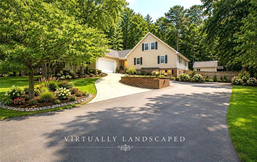 224 Shadowood Dr., Calhoun, GA 30701