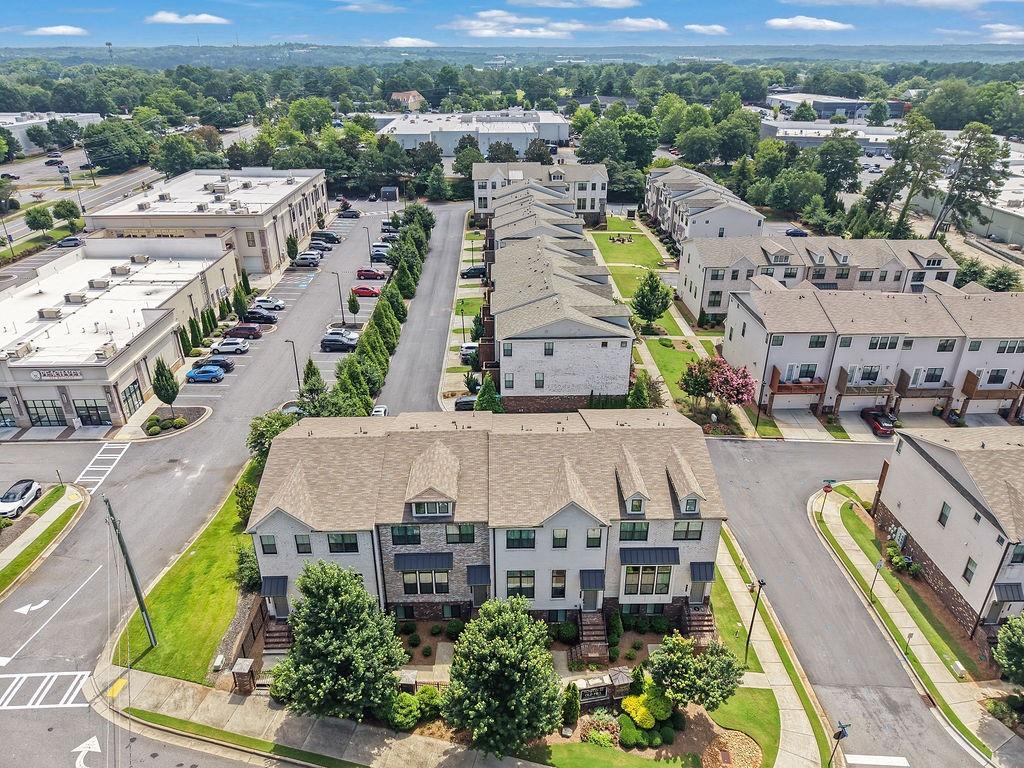 820 Fairview Cir., Roswell, GA 30076