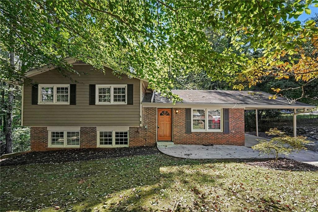 1883 Willow Ln., Acworth, GA 30102