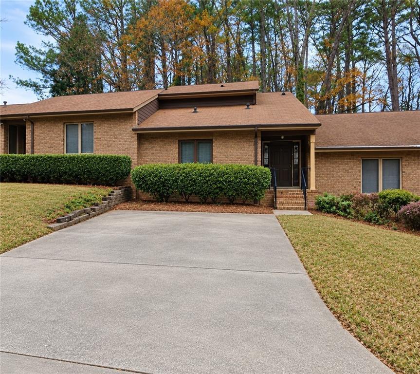 5538 Circlestone Ln., Stone Mountain, GA 30088