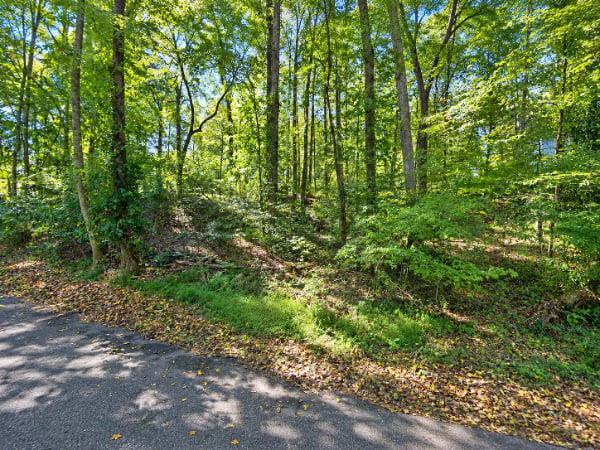3965 Oak Harbour Dr., Gainesville, GA 30506