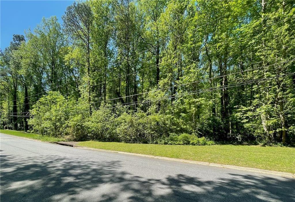 1389 Branchwood Dr., Snellville, GA 30078